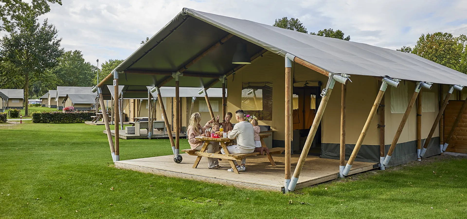 Glamping Tent Comfort 10