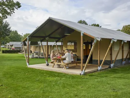 Glamping Tent Comfort 10